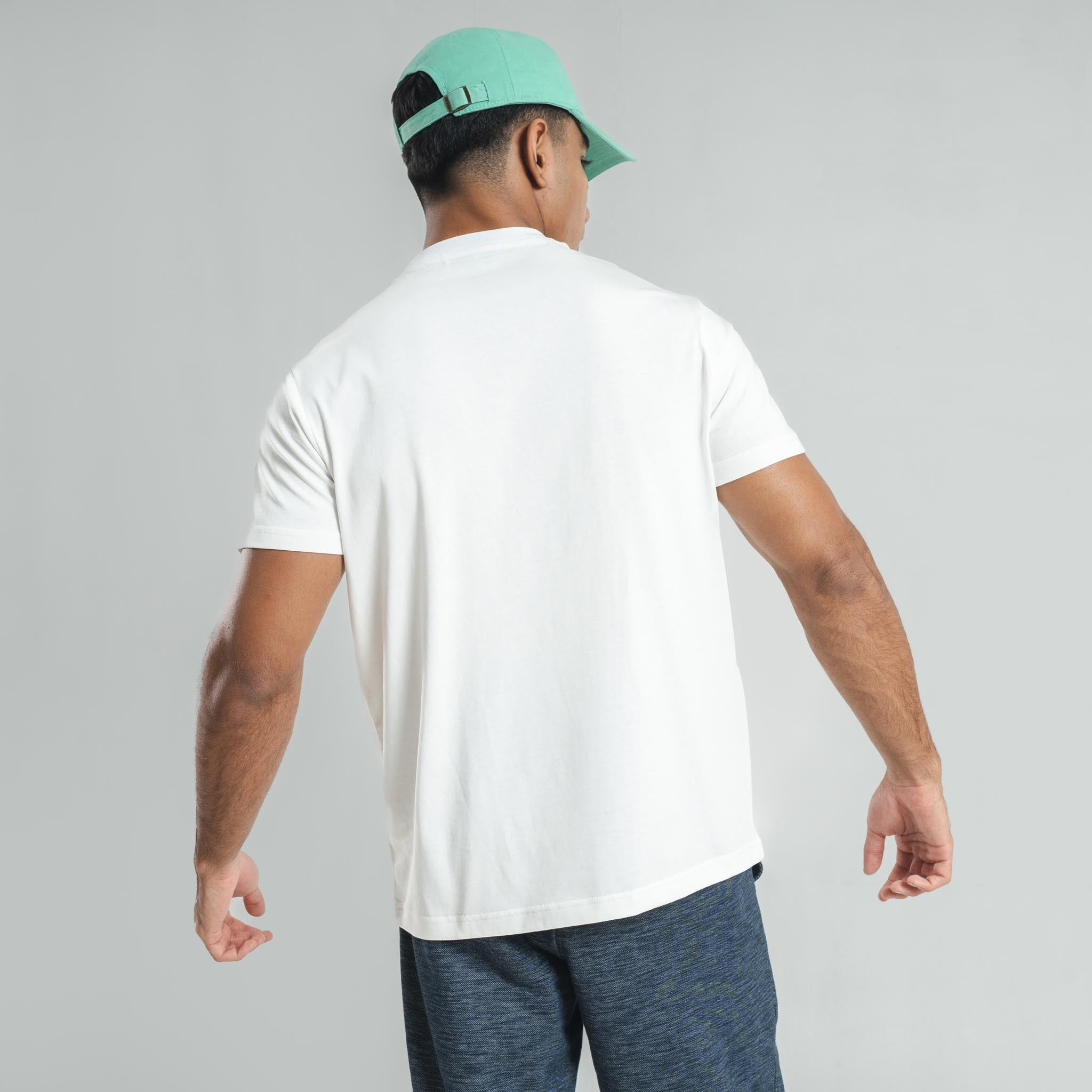 Plain White crew neck essential t-shirt