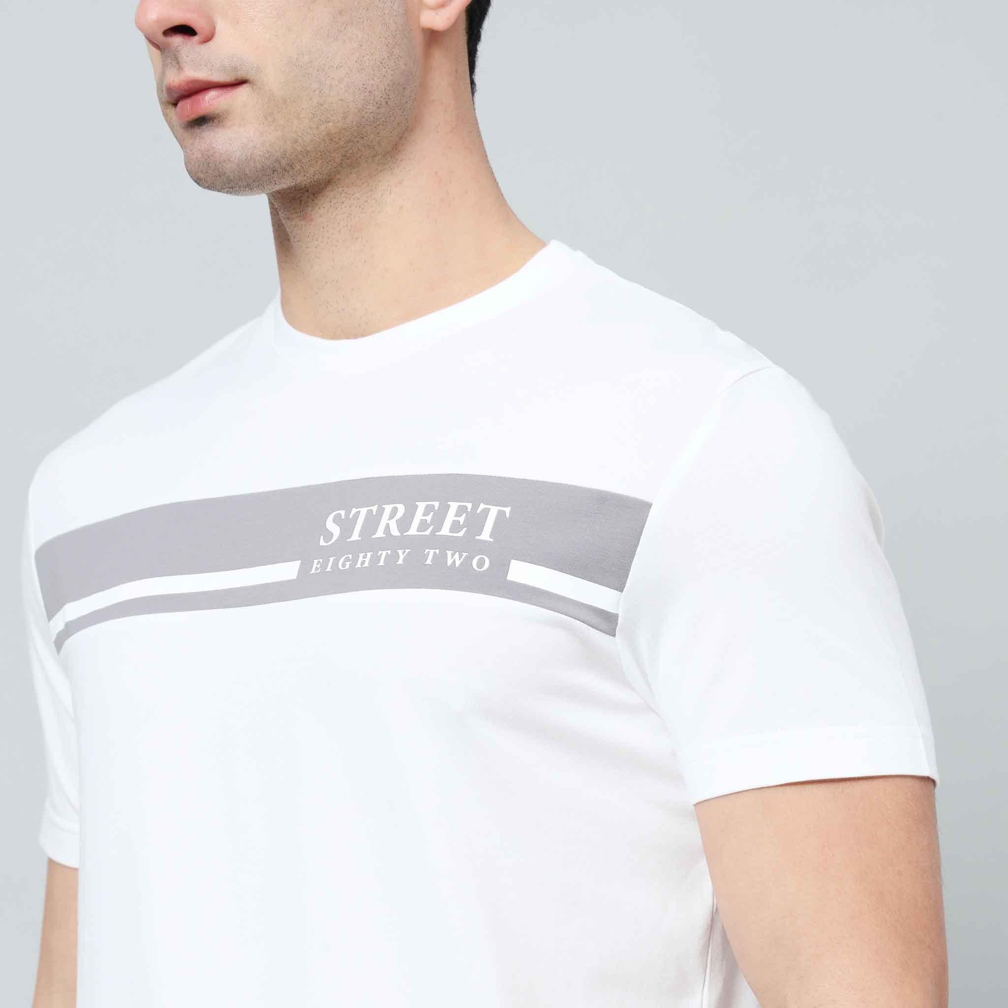 Regular T-shirt - Street82 Wording with Background Print