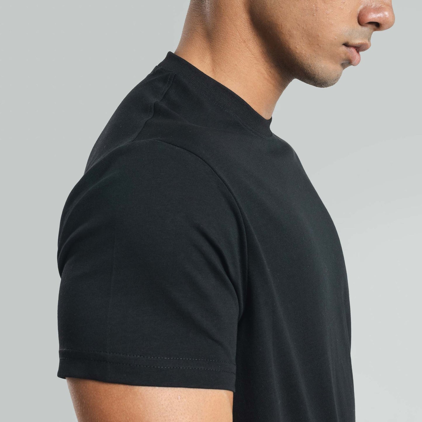Plain Black crew neck essential t-shirt